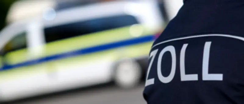 75 Jahre Zoll in Potsdam: Kuriose Funde von Bärengalle bis Schlagring