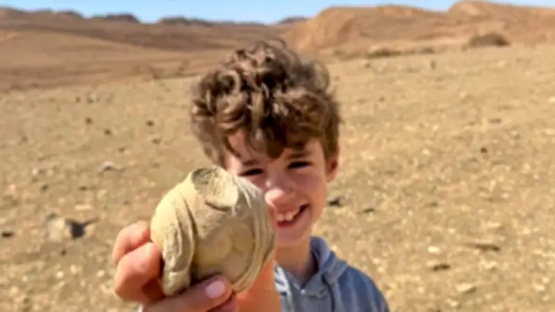 Achtjähriger entdeckt 1700 Jahre alte römische Statuette in Negev