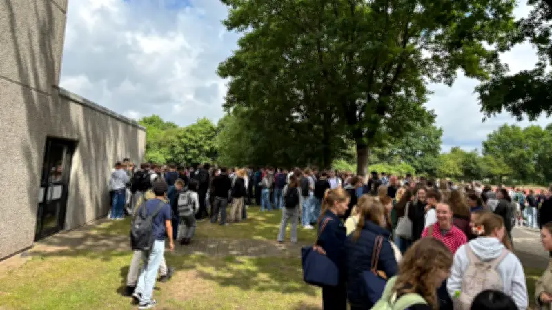 Achtklässler in Gewahrsam: Polizei räumt Gymnasium nach Drohung