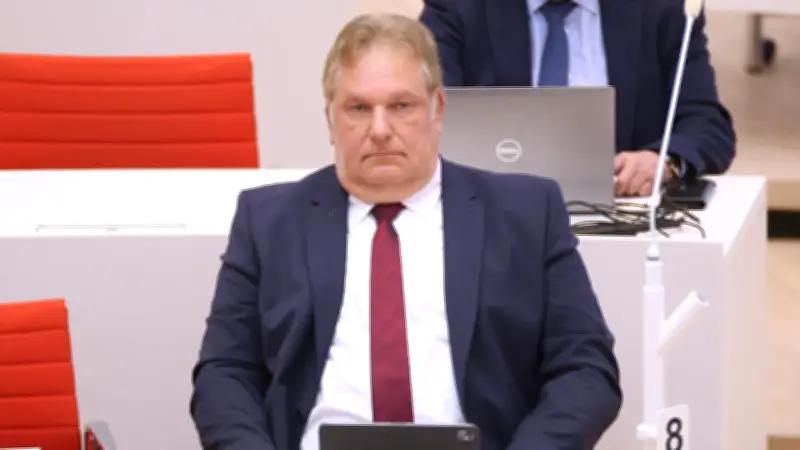 AfD-Abgeordneter Jean-René Adam als DDR-Spitzel enttarnt