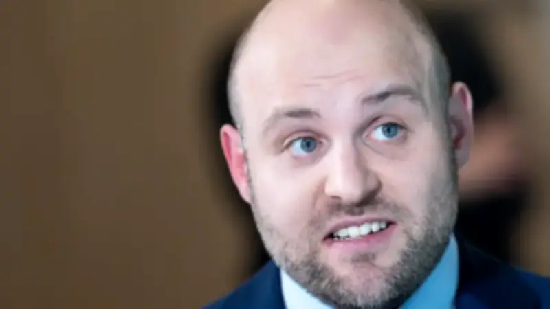 AfD-Politiker Frohnmaier trifft Putins Top-Berater in St. Petersburg
