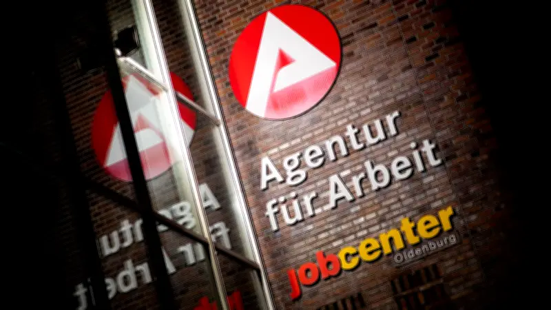 Arbeitsmarkt: Arbeitslosenzahl sinkt im Juni nur leicht auf 2,936 Millionen
