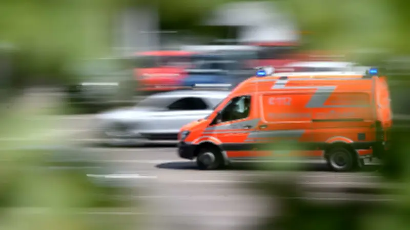 Auto erfasst Fußgängerin in Esslingen – 54-Jährige schwer verletzt
