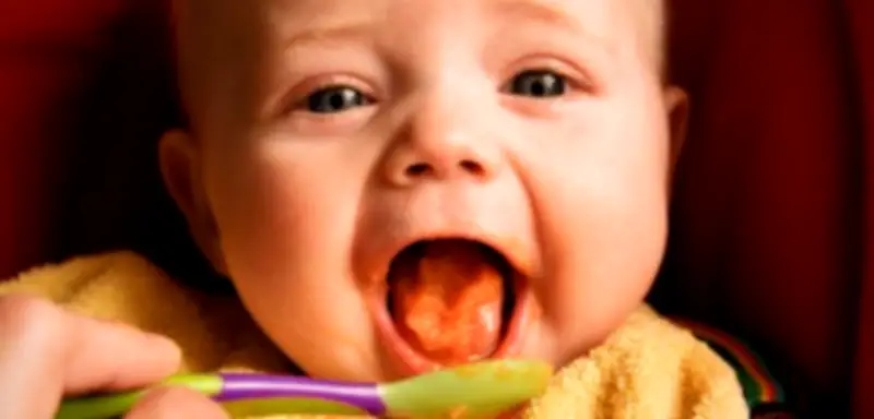 Babybrei: Selbst gekocht oder gekauft? Neue Leitlinie zur Beikost