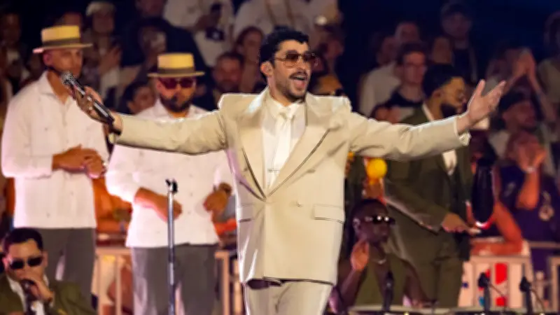 Bad Bunny begeistert in Düsseldorf: Drei Stunden reines Spanisch