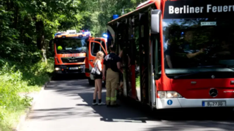 Badeunfall an der Krummen Lanke: Mann unter Wasser verschwunden