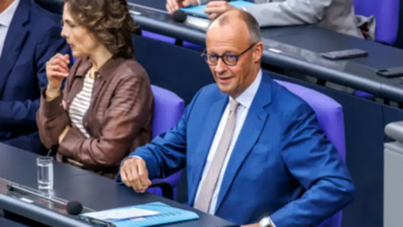 BAföG-Erhöhung: Merz kippt Spahns Absage und sichert Studenten Lösung zu