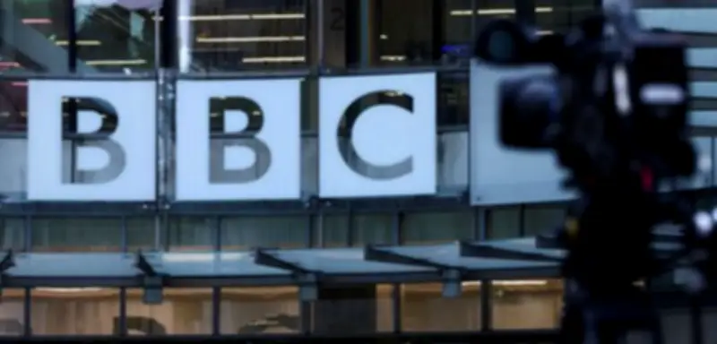 BBC streicht 550 Stellen als Teil eines großen Sparprogramms