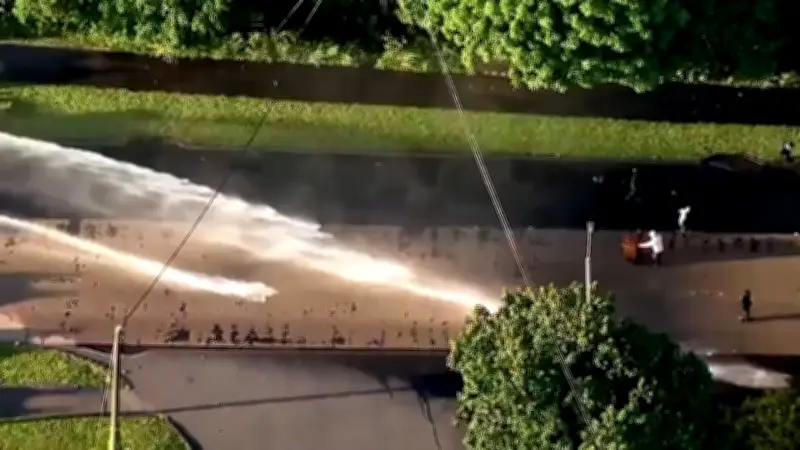 Belfast: Wasserwerfer gegen Demonstranten nach Messerattacke
