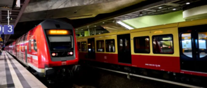 Berliner S-Bahn nach bundesweitem Stillstand wieder am Morgen im Einsatz
