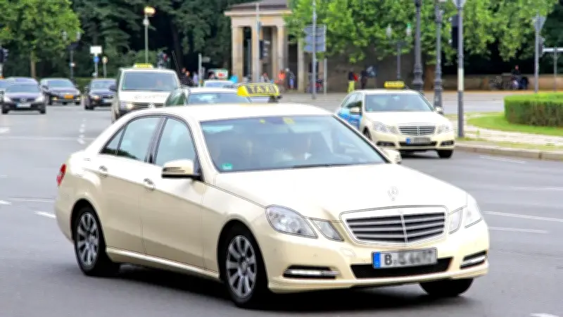 Berliner Taxifahrer im Tipi: Kasupke dankt mit Imbiss und Show