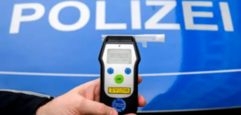 Betrunkene Frau fährt zur Polizei: Schlüssel sichergestellt