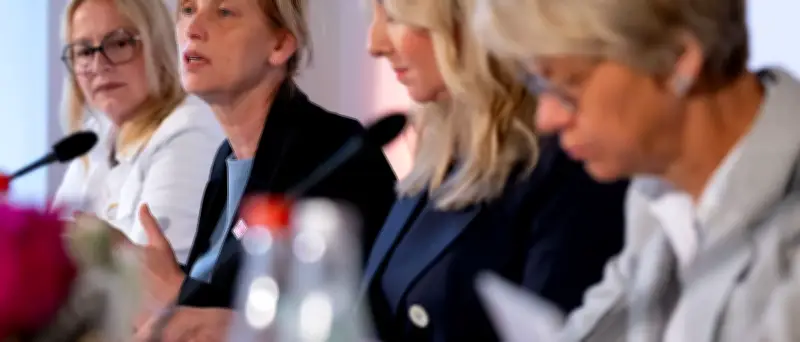 Bildungsminister stärken Medienkompetenz gegen Social-Media-Risiken