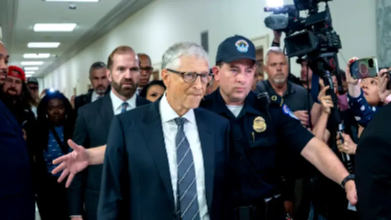 Bill Gates vor US-Kongress: Epstein erpresste mich mit Affären