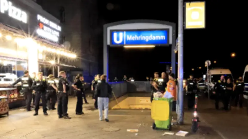 Blutige Messerstecherei am U-Bahnhof Mehringdamm: Zwei Männer festgenommen