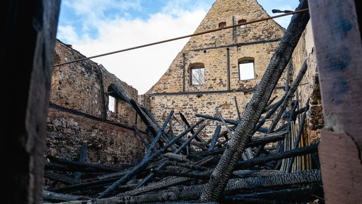 Brand auf Runneburg: Nagerbisse an Stromkabel als mögliche Ursache