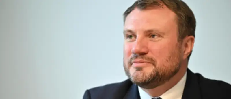 Brandenburg: Beamte sollen ab 2027 länger arbeiten – 41-Stunden-Woche geplant