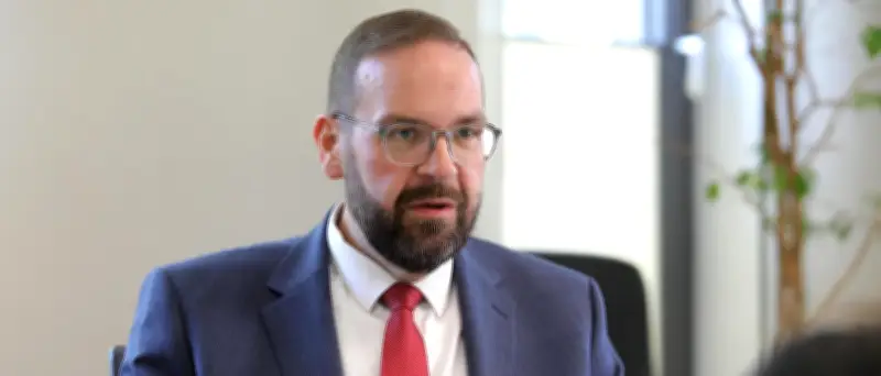 Brandenburgs Sportminister Hoffmann wagt sich in den Bob