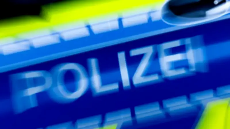 Brandsatz vor Eisdiele in Köln-Raderberg gezündet – Polizei fahndet