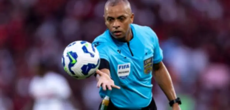 Brasilianer Sampaio pfeift WM-Eröffnungsspiel Mexiko gegen Südafrika
