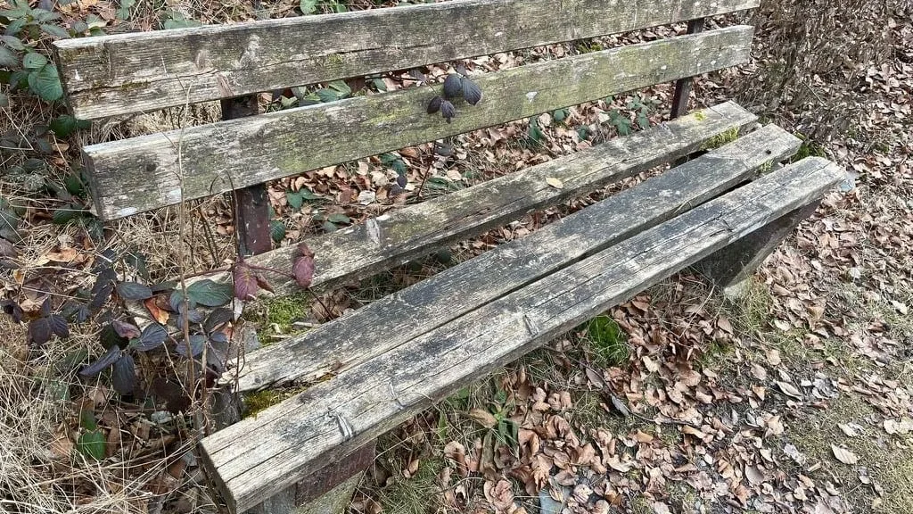 Bürger sanieren bis zu 70 Bänke in Stolberg