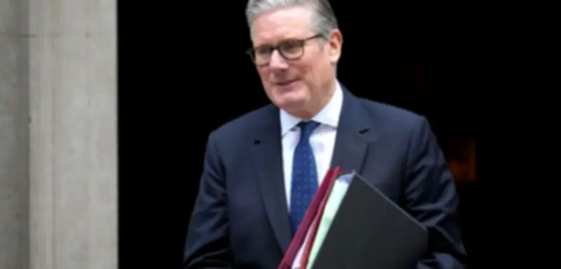 Britischer Premier Starmer droht Gegnern mit hartem Machtkampf