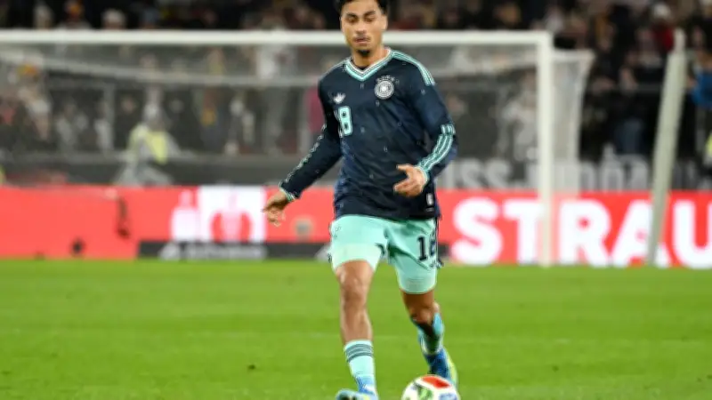 Brown blockt Bayern-Frage: Fokus auf WM statt Transfer