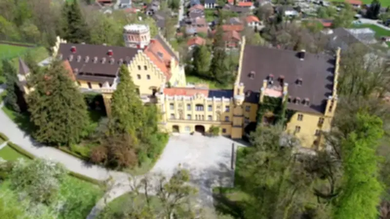 Bully Herbigs Schule: Insolventes Schloss Brannenburg sucht Investor