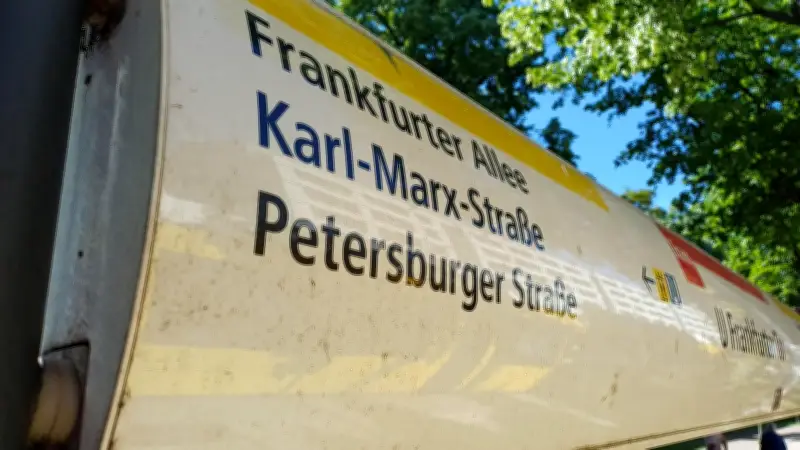 BVG-Chaos: Karl-Marx-Allee mit Karl-Marx-Straße verwechselt