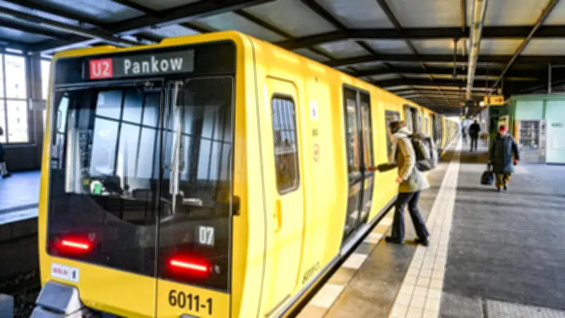 BVG kämpft mit Störungen bei Anzeigen in U-Bahnen auf Linie U2