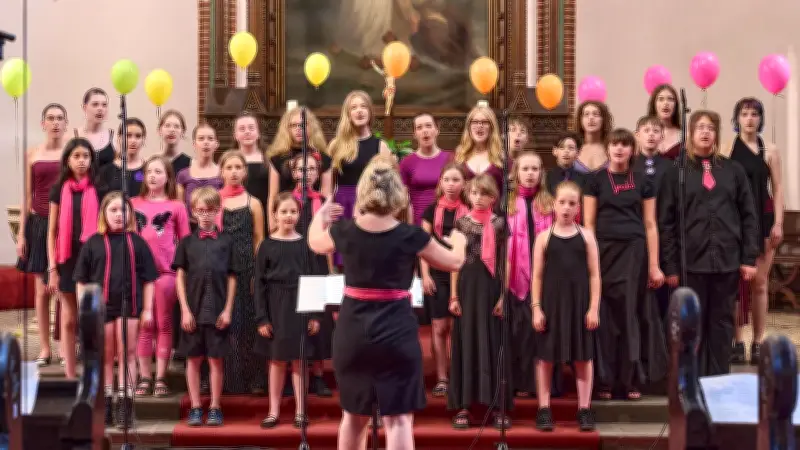Canzonetta, Luftballons und Gesang bei Hitze in Berlin