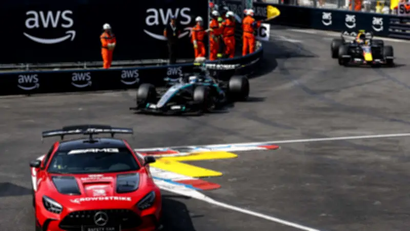 Chaos in Monaco: Verstappen raus, Antonelli siegt – Straße bricht auf