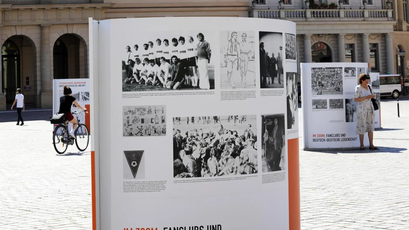 Stasi im Visier: Open-Air-Ausstellung zeigt Überwachung von DDR-Fußballfans