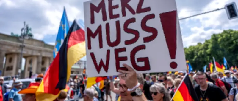 Demo in Berlin: Tausende fordern Rücktritt der Bundesregierung