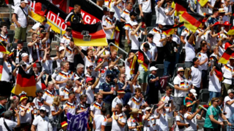 Deutschland-Heimspiel in Toronto: Fans feiern WM-Party in Kanada