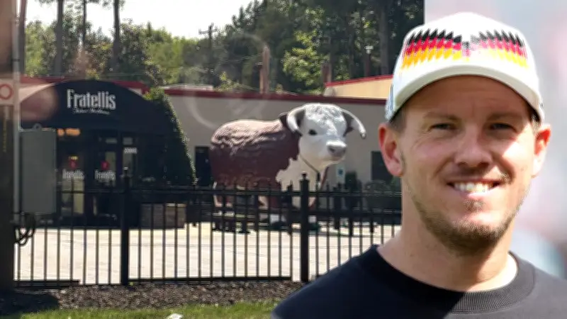 DFB-Team bezieht WM-Quartier in Winston-Salem neben Steakhaus mit XXL-Bulle