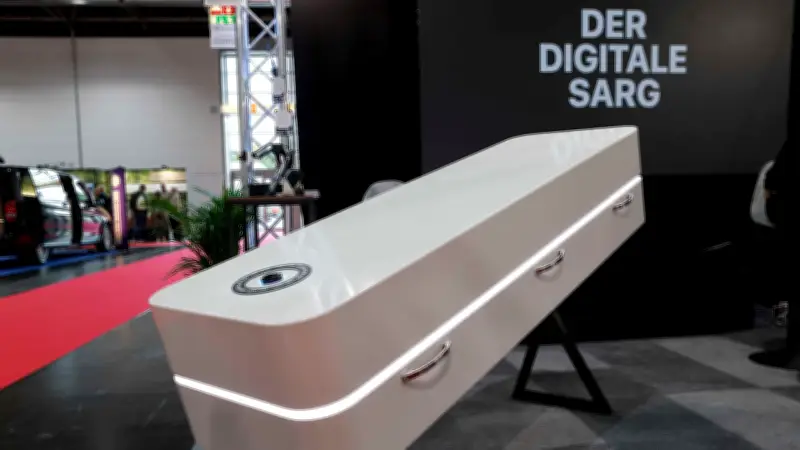 Digitaler Sarg mit Tracker: Neuer Trend auf der Bestattungsmesse in Düsseldorf