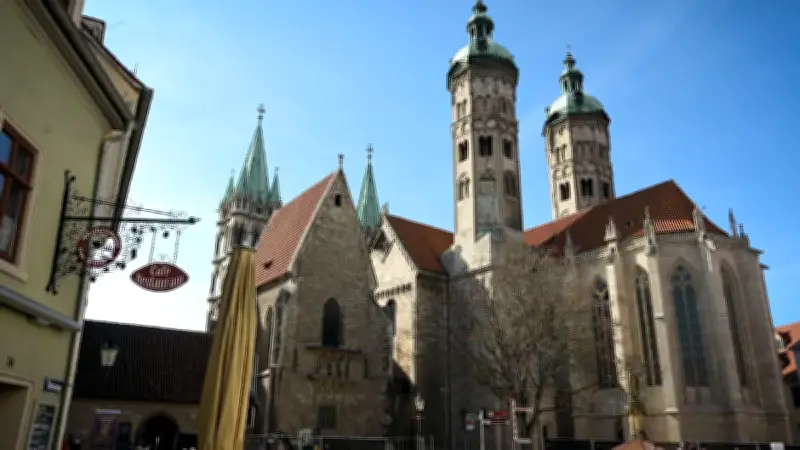 Dom-Eintritt: Kostenlos in Erfurt, 9,50 Euro in Naumburg