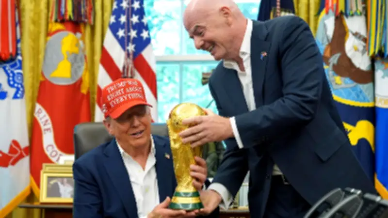 Dreht Trump jetzt völlig durch? Bafög, Rente und WM-Ängste