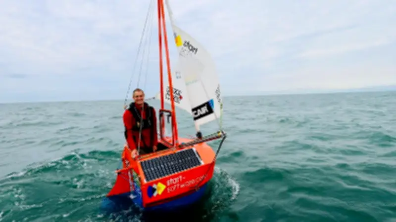 Drei Monate allein auf See: Mini-Boot-Atlantiküberquerung