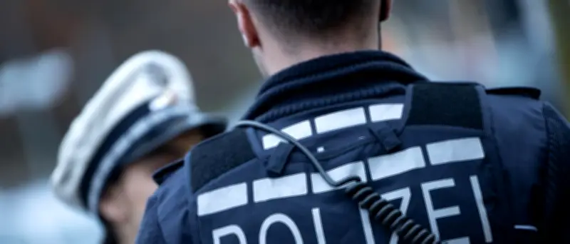 Dreijähriger in 5000-Liter-Saftfass in Metzingen entdeckt