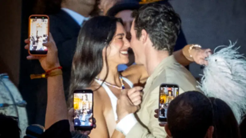 Dua Lipa zahlt 5.800 Euro an Anwohner nach Protesten in Palermo