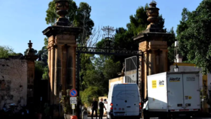 Dua Lipas Hochzeit auf Sizilien: Paparazzi-Ansturm und Proteste in Palermo