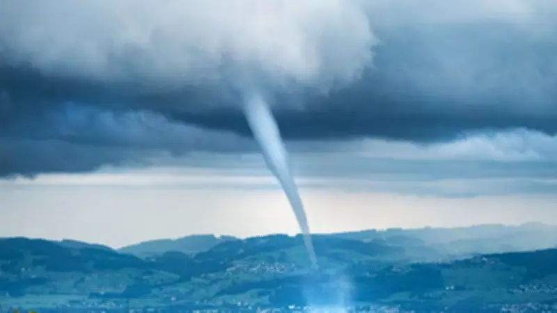 DWD warnt vor schweren Gewittern mit Tornado-Gefahr in Deutschland