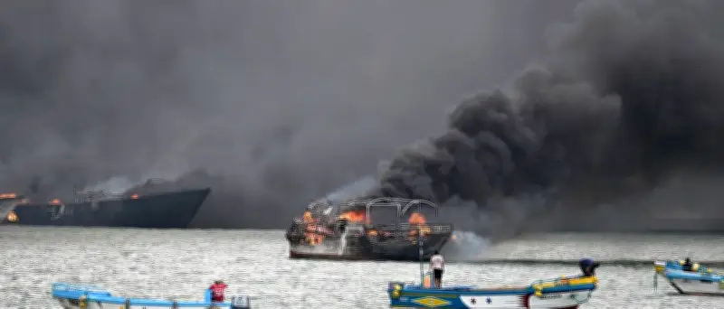 Ecuador: Großbrand im Fischerhafen Manta zerstört Dutzende Boote