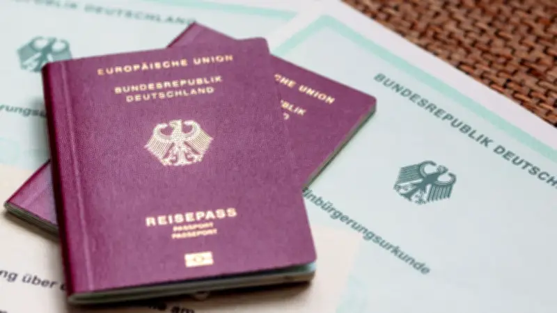 Einbürgerungen im Saarland: Leichter Rückgang auf hohem Niveau