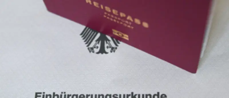 Einbürgerungen in Deutschland erreichen 2025 neuen Höchststand