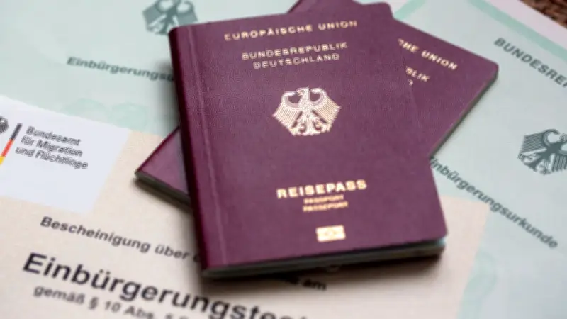 Einbürgerungs-Boom aus Amerika: Rekord-Ansturm auf deutschen Pass