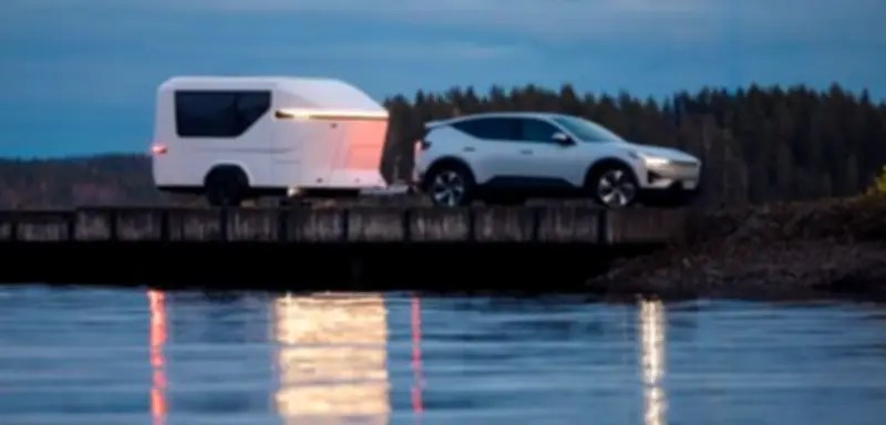 Elektroauto mit Wohnwagen: Tipps fürs elektrische Campen