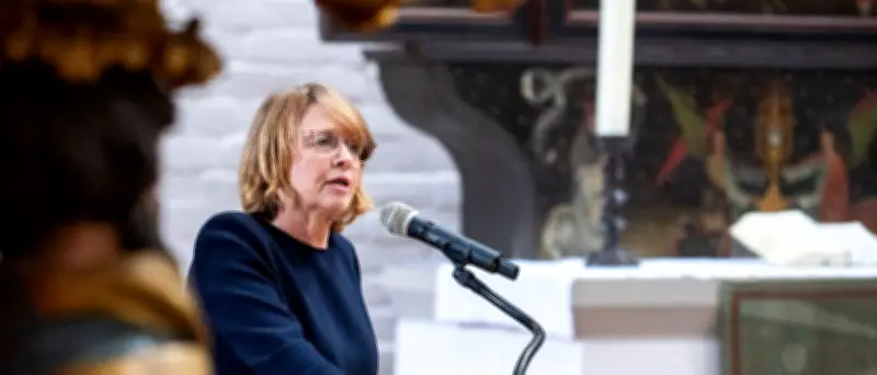 Elke Büdenbender ruft zu respektvoller Sprache für Demokratie auf